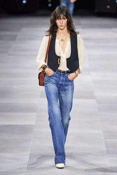 Look 8
